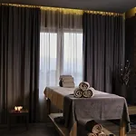 Comfy 1bd In 4star * 반스코